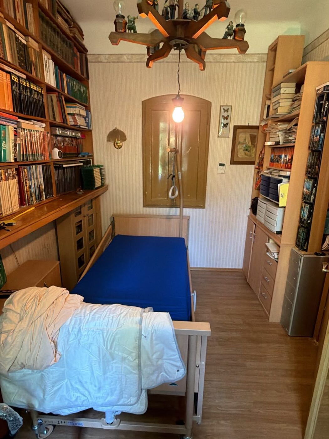 Dasselbe Zimmer nach der Räumung: freigeräumt, gereinigt und wieder bewohnbar